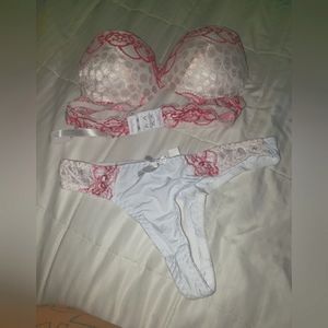 Bra panty set